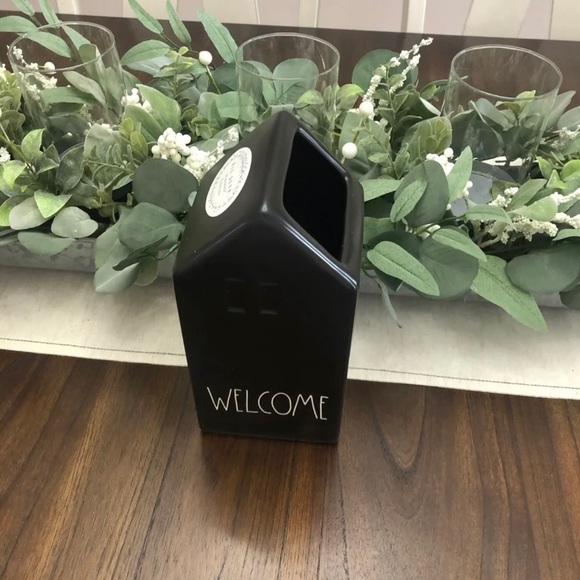NEW IN BOX Rae Dunn black WELCOME vase - Picture 3 of 8